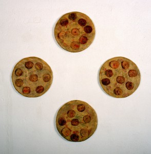 4 x Inferno, 1998, 4 x 4 x 28 x 28 cm, Wachs, Holz, Acrylglas